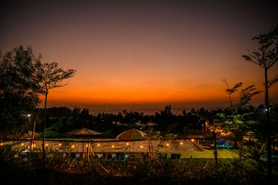 Lover View Pool Bar & Bungalows