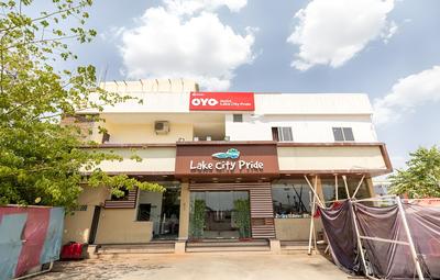 OYO 40682 Hotel Lake City Pride