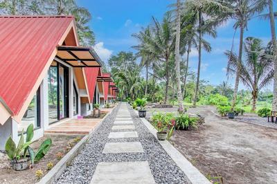 Capital O 93882 The Pondok Palma Villa & Resto