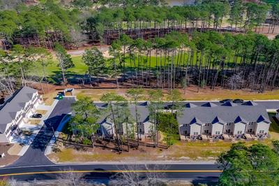 Luxe Aberdeen Townhome w/ Deck + Golf Course Views