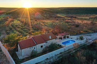 Stone House Captivating Villa in Pridraga, Zadar