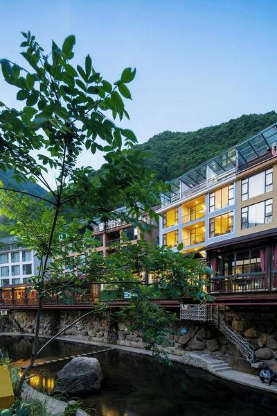 Tonglu You Jian Shui Zhi Lin B&B