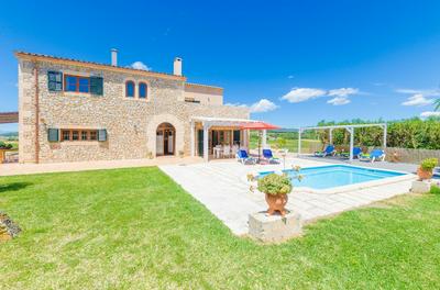 Angigal in Manacor With 4 Bedrooms and 3 Bathrooms