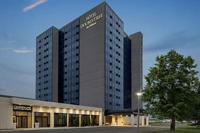 DoubleTree by Hilton Pointe Claire Montreal Airport West