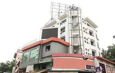 OYO 15542 Hotel Shivala