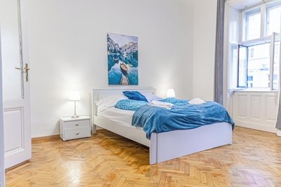 3 Apartments For 16 Near Lugner