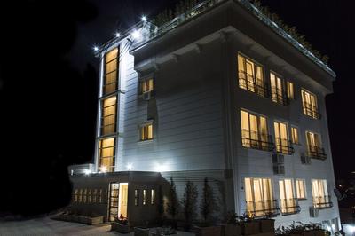 La Familia Residence