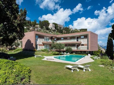 Exclusive Residence With Pool, Breathtaking Views on Taormina and on the sea
