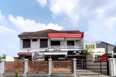 OYO 2777 Sleepover Sei Serayu