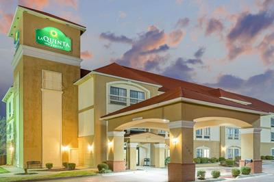 La Quinta Inn & Suites by Wyndham Oklahoma City -Yukon