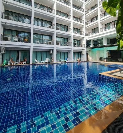 Paripas Patong Resort