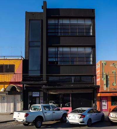 Estudios amueblados y equipados con cocineta en ubicación Céntrica MTY