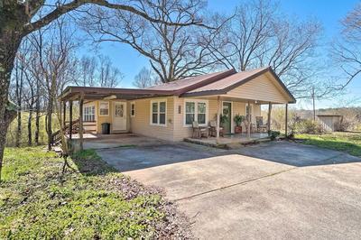 Wine Country Retreat w/ Fire Pit + Sunroom!