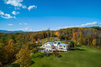 River House by Avantstay Historic & Secluded Estate on the Hudson River w/ Pool Sleeps 24!