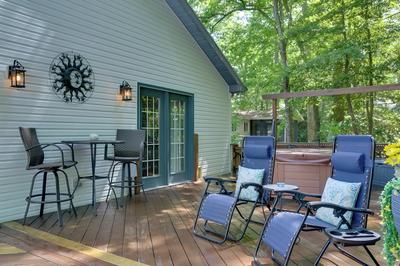2 Mi to Golf: Retreat w/ Hot Tub in Ocean Pines