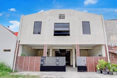 OYO 94919 Nay Guesthouse Dan Kost