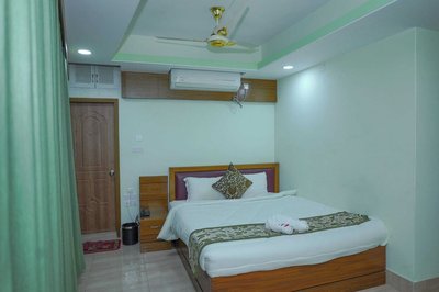 Rochas Hotel & Resort Bogura