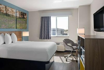 Days Inn by Wyndham Neenah