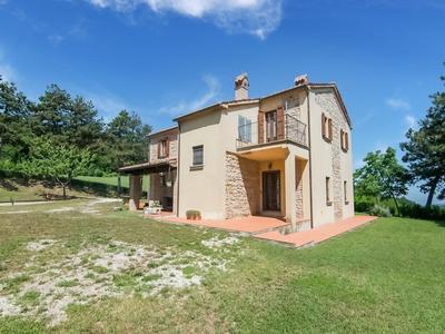 Villa in Tavoleto With Pool