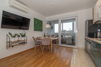 Zozo, Modern Two-Bedroom Suite