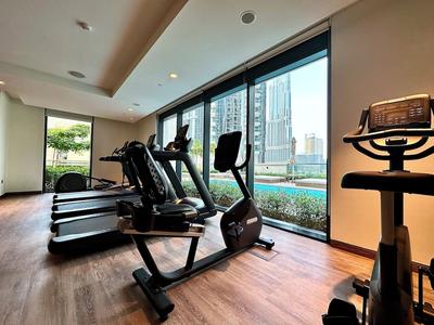 Lux BnB Act-1 Tower I Boulevard Views
