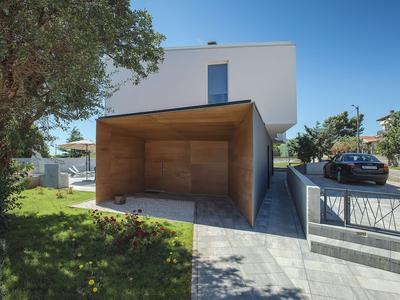 Villa in Liznjan With Pool Near the Beach
