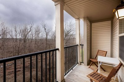 Woodland Penthouse 2BR W D Pool Gym Walkable