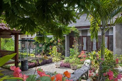 RedDoorz Plus near Mall Roxy Banyuwangi