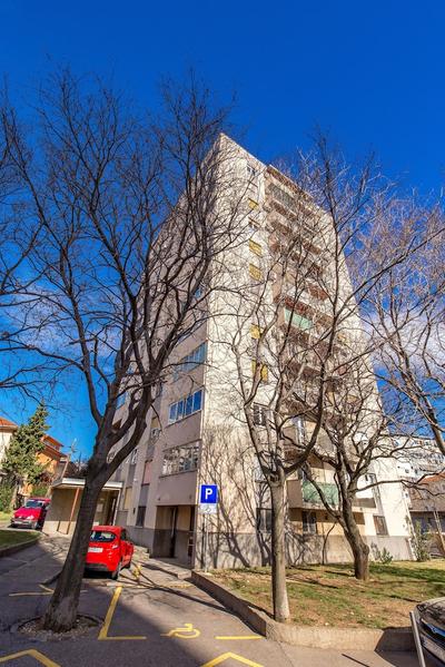 Apartment Consensus
