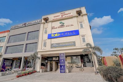 Fabhotel Palm Green