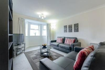 Roomspace Apartments-Courtyard Guildford