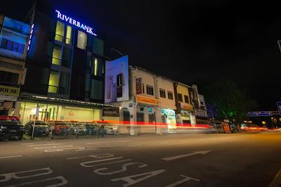 The Riverbank Hotel