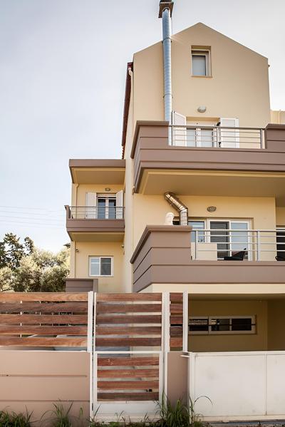 Thomis Beach Family Home Near the Sea