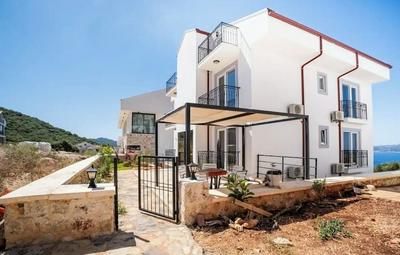 Kaş Eylül Suit Apart