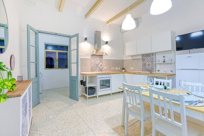 Lilly the Traditional Maltese Townhouse in Sliema