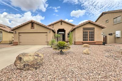 5 Mi to Golf Courses: Bbq-ready Surprise Home