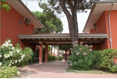 Flat in a Poolside Residence-beahost