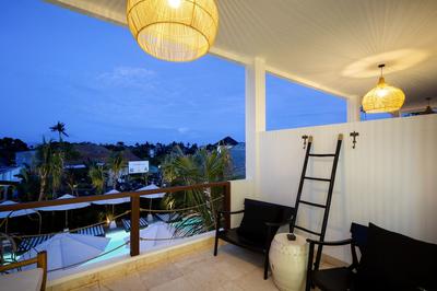 Ohana's Beachfront Resort & Beach Club