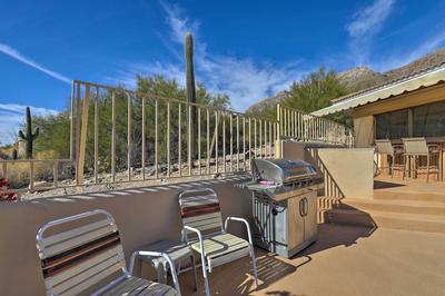 Tucson Retreat w/ Superb Mountain Views & Pool!