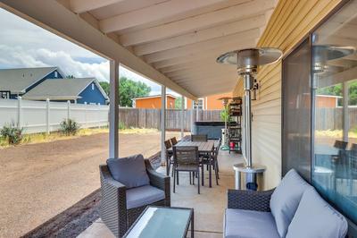 Private Hot Tub: Show Low Home 3 Mi to Lake