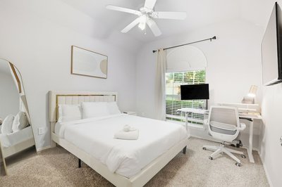 Lux Cozy 5B2B Home for Families