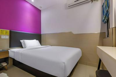 yibaijiudianshanghaishijingansidian