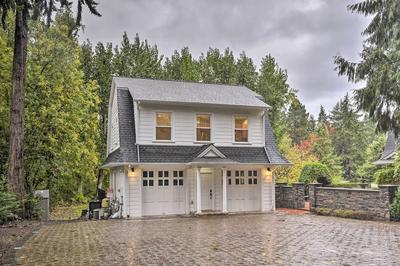 2 Mi to Bay Park: Charming Milwaukie Getaway