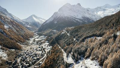 Waldhotel Fletschhorn - Panoramic Retreat in Saas Fee