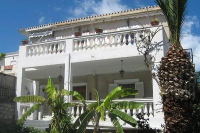 Apanemos Return to Timeless Spetses