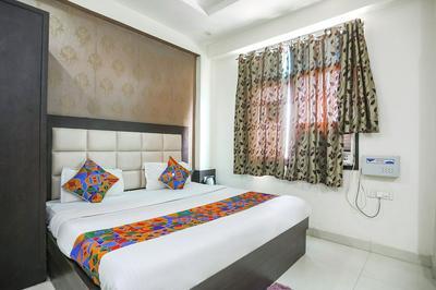 Fabhotel Heritage Villa