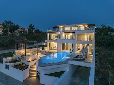 Luxurious Villa Selestine - With Private Pool