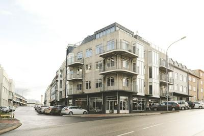 B2 Penthouses by Ylma