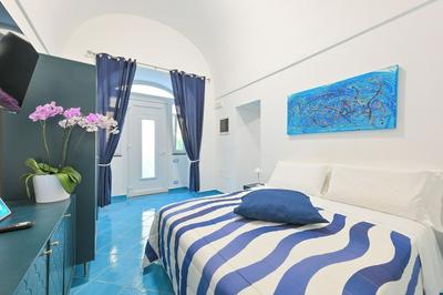 Chiaia Di Rose Rooms & Apartment