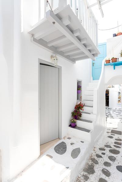 aniko suites Chora